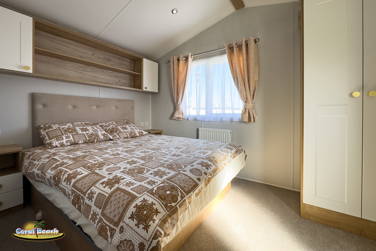8 berth