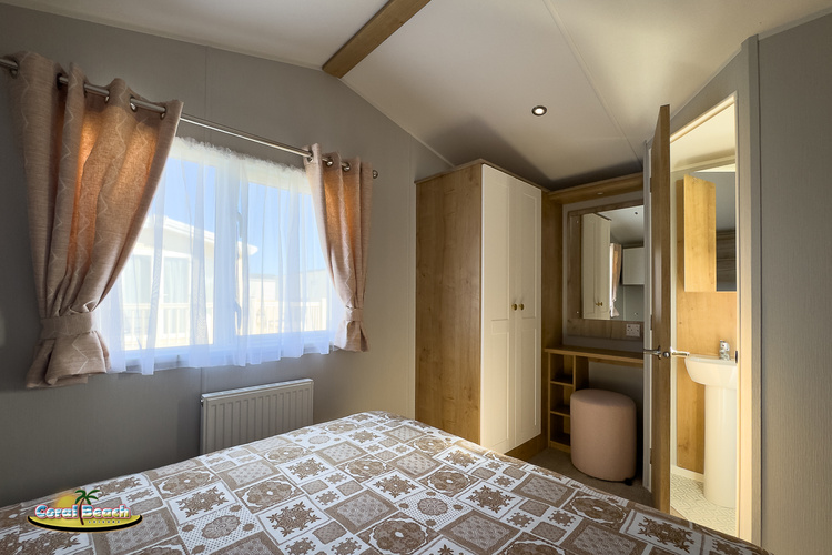 8 berth
