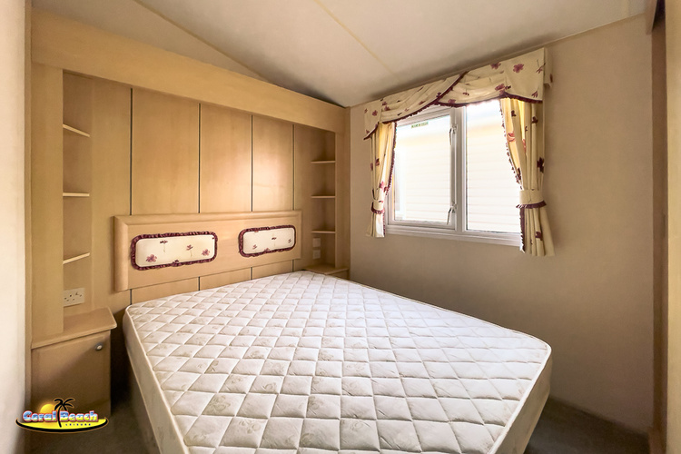 8 berth